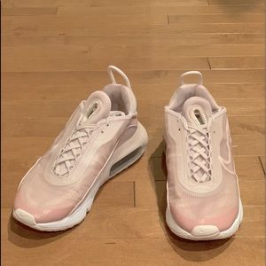 Nike air max 2090 pink color used size 7 women